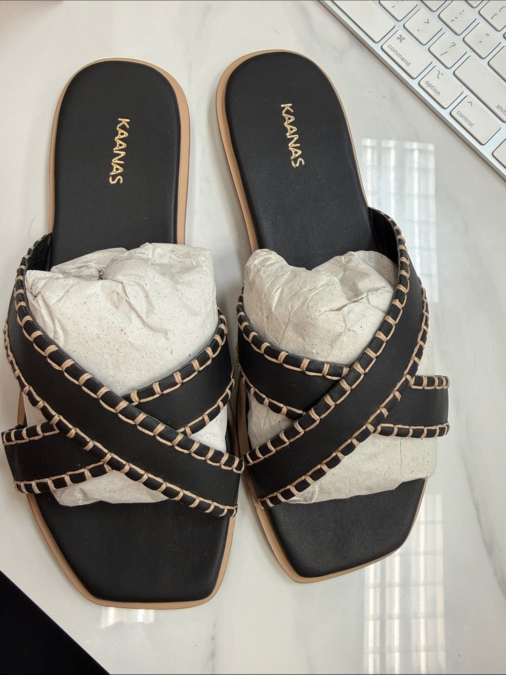Kaanas Larimar Crosscross Slide Sandal black color size 9 NWT